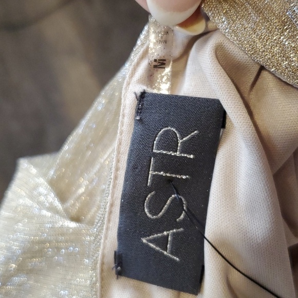 Astr Gold Metallic dress beaded strappy size medium - Picture 6 of 8